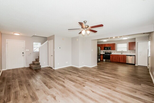 Building Photo - 708 Adagio Dr