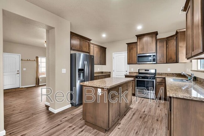 Building Photo - 3665 Venice Ave