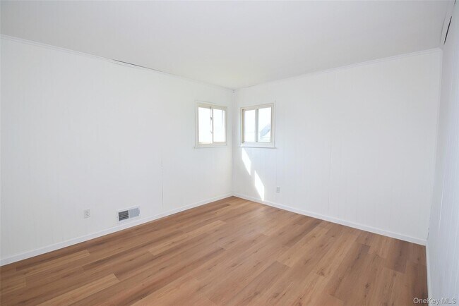Building Photo - 855 Surf St