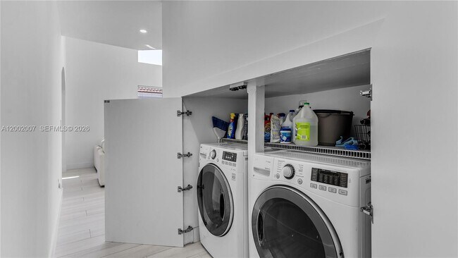 Building Photo - 15817 SW 138th Terrace