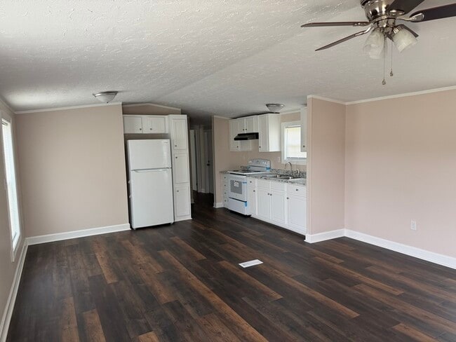 Building Photo - 230 Hibiscus Ln