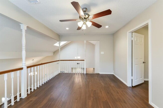 Building Photo - 1710 Pine Gap Dr