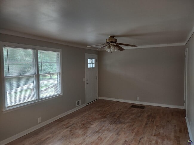 Building Photo - 6422 Gibson Rd