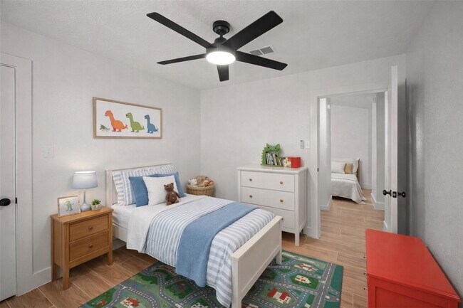 Building Photo - 303 Knoll Forest Dr