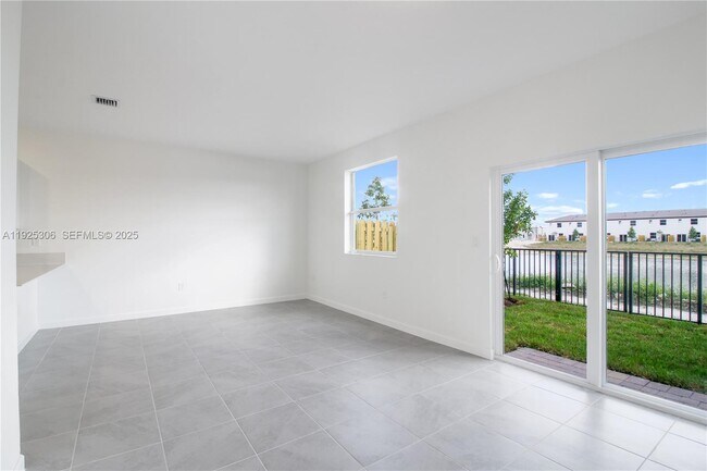 Building Photo - 2729 SE 25th Ave