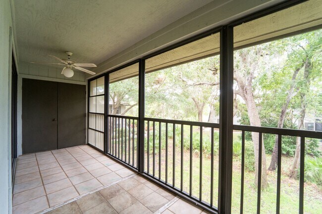 Building Photo - Comfortable Condo Living in St. Augustine Shores