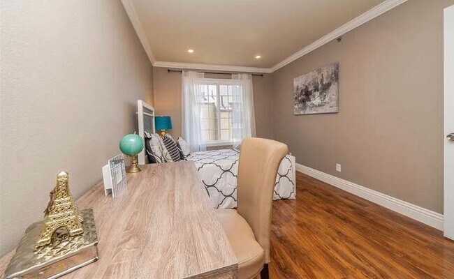 Building Photo - 665 Dartmore Ln