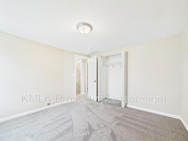 Building Photo - 9042 Maple Grove Rd