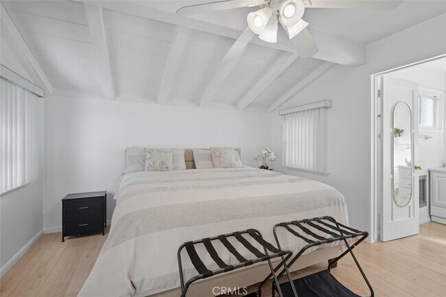 Building Photo - 5210 Ventura Canyon Ave