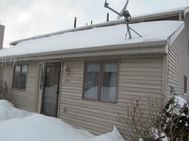 Building Photo - 3806 Blossom Terrace