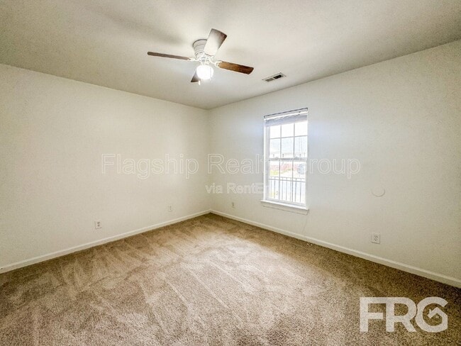 Building Photo - 5170 Deveron St