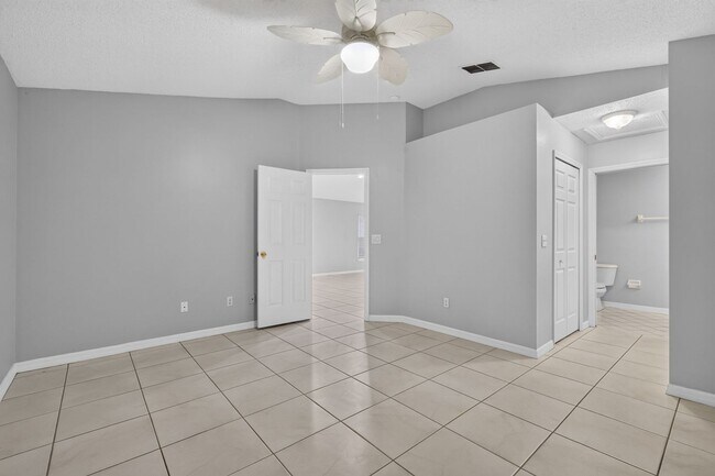Building Photo - 3025 Andover Ct