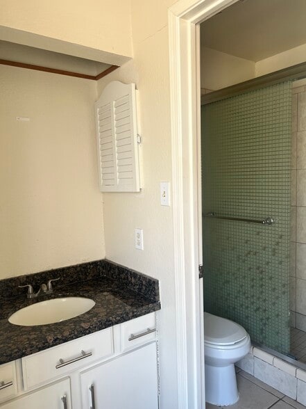 Building Photo - 1555 Nogalitos St