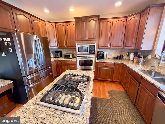 Building Photo - 42650 Nations St