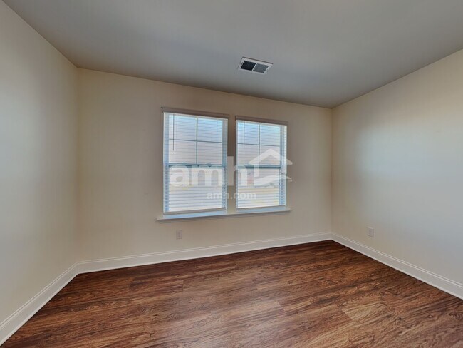 Building Photo - 175 River Hwy