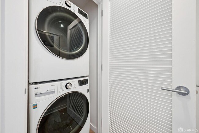 Building Photo - 501 Beale St