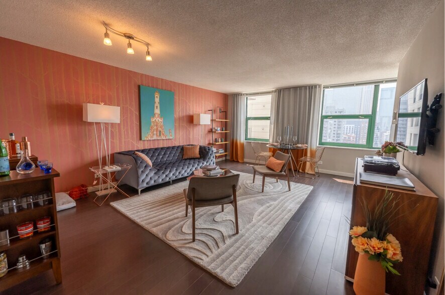 Building Photo - 70 W Huron St