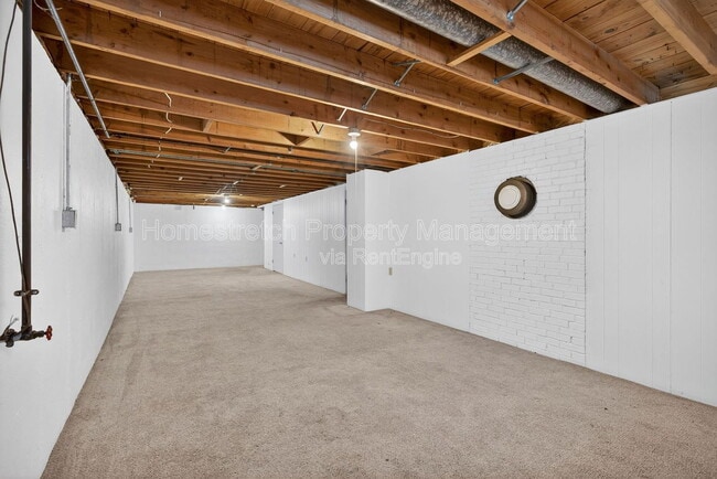 Building Photo - 2 Canary Ct