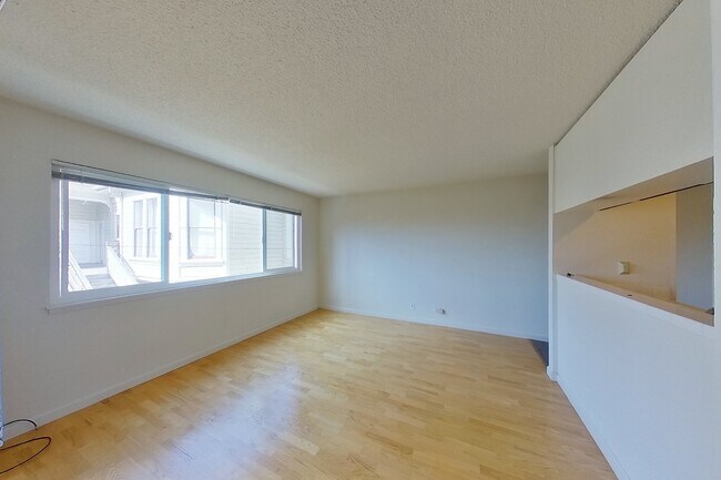 Floorplan - 2028 Dwight Way