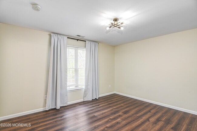 Building Photo - 9 Mackenzie Ct