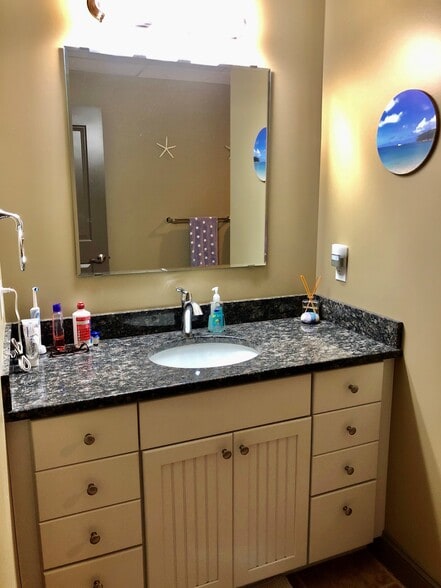 Building Photo - 537 Congress St