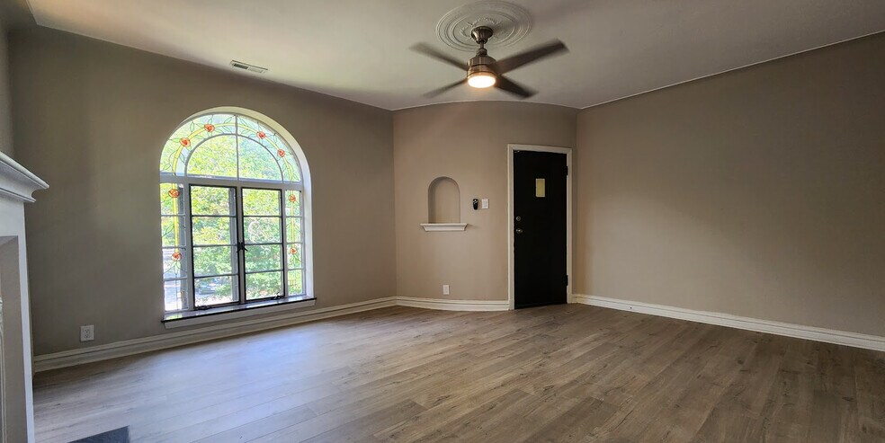 Building Photo - 6226 Nottingham Ave