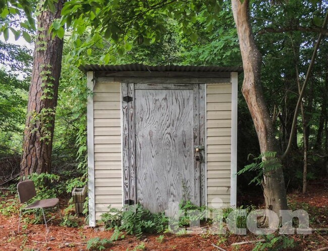 Building Photo - 8036 Harmony Lakes Dr