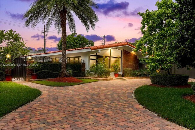 Building Photo - 6820 SW 86th Ave