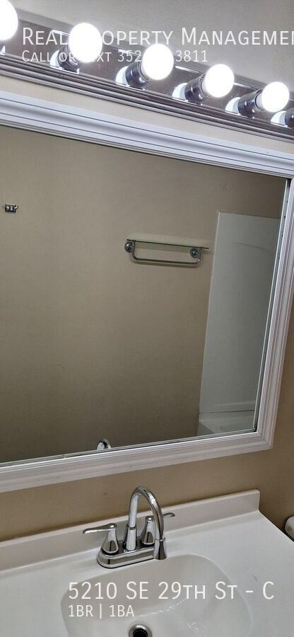 Building Photo - 5210 SE 29th St