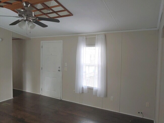 Building Photo - 404 Loggerhead Ct