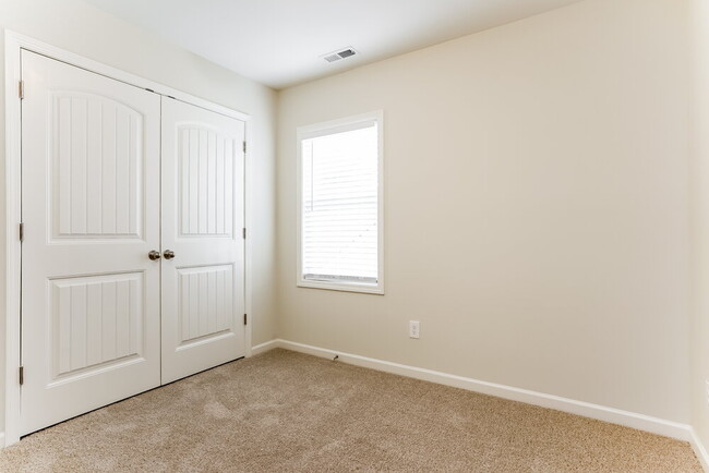 Building Photo - 244 Pearson Place