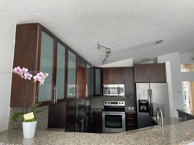 Building Photo - 4117 Sapphire Bend