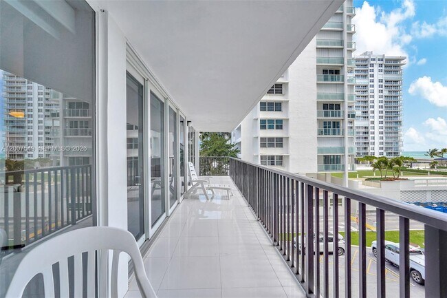 Building Photo - 4280 Galt Ocean Dr