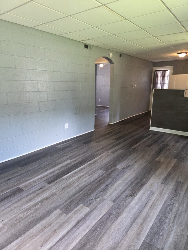 Building Photo - 8412 Shilling St