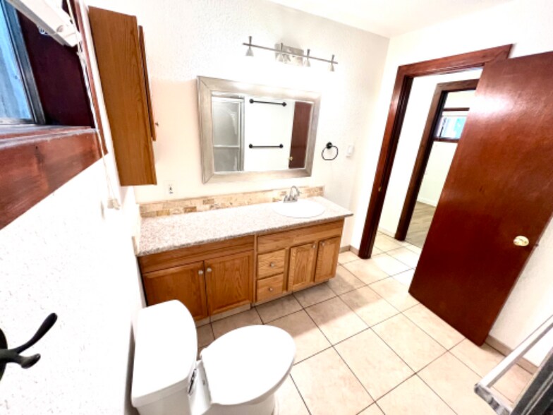 Building Photo - 2975 Sacramento Ave