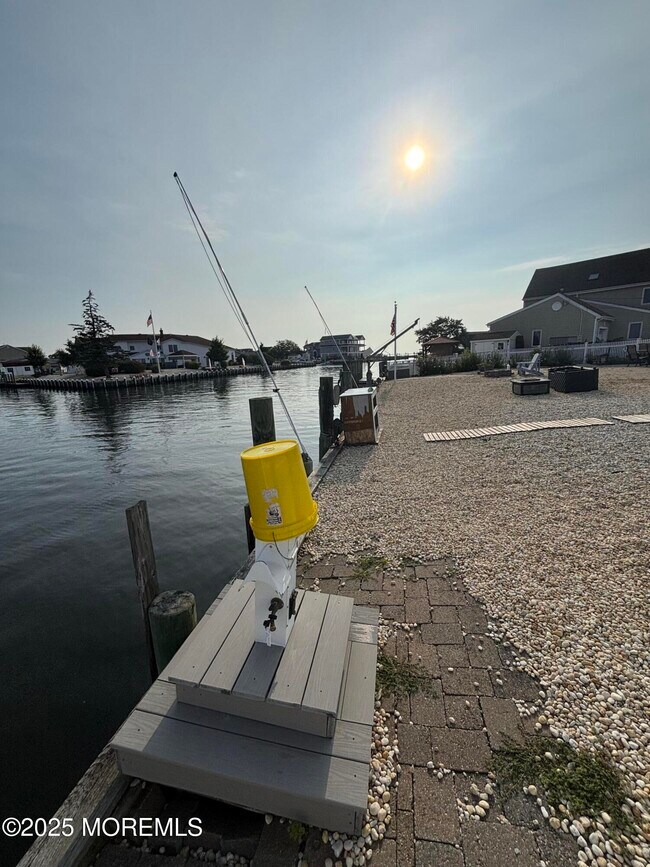 Building Photo - 127 Bloomfield Rd