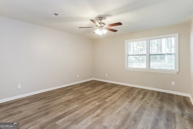 Building Photo - 102 Dove Rise