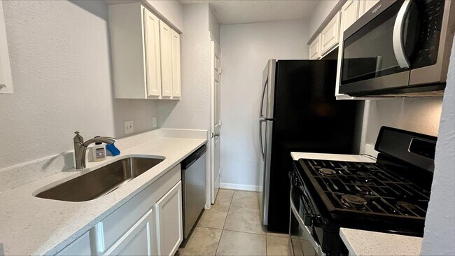 Building Photo - 10701 Lanshire Dr