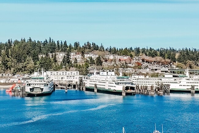 Building Photo - Bainbridge Island Waterfront Home with Incredible Views