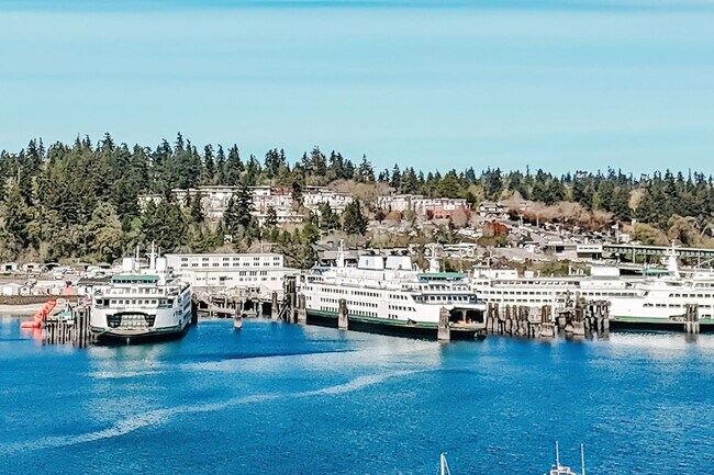 Building Photo - Furnished Bainbridge Island Waterfront Home with Incredible Views
