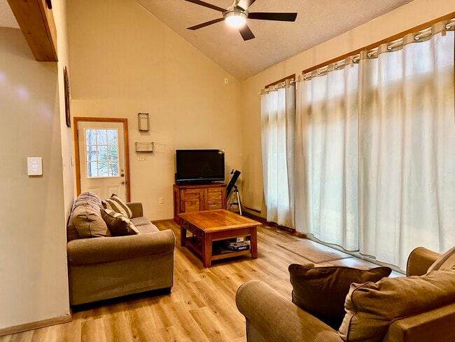 Building Photo - 5 Masters Trail