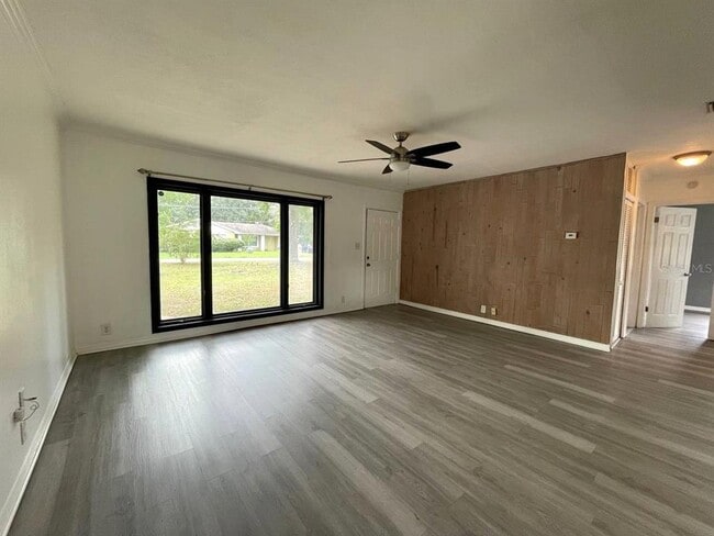 Building Photo - 123 Wildwood St