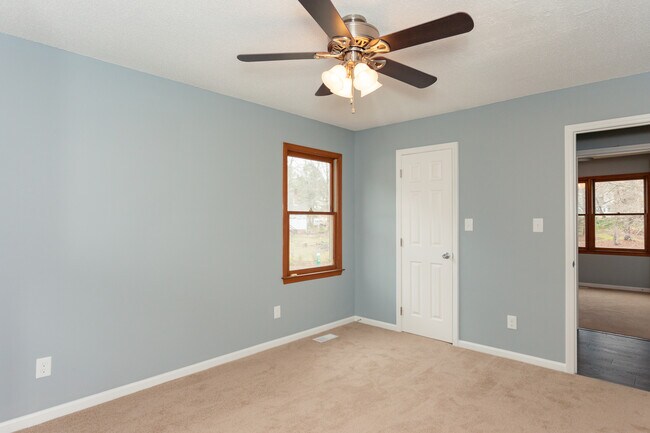 Building Photo - 3600 Ladywood Ct