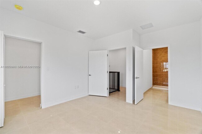 Building Photo - 1119 NW 1st St