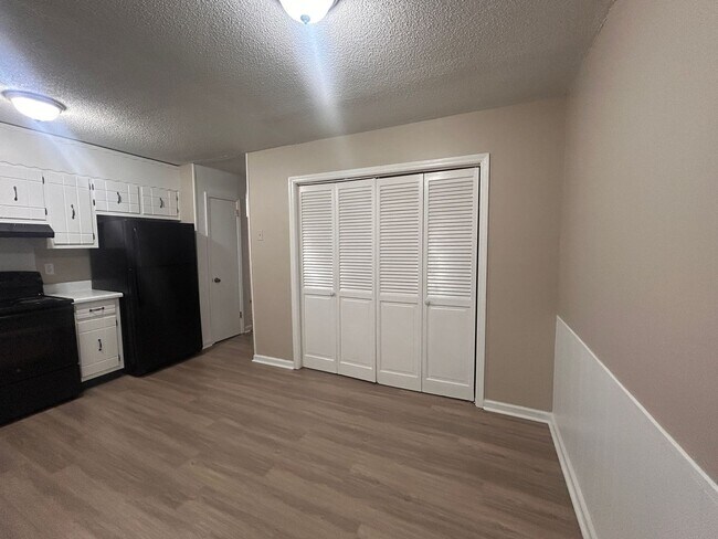 Building Photo - 3624-3626shi