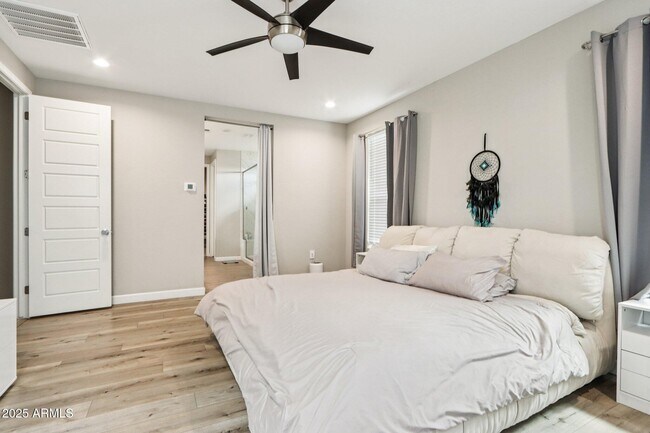 Building Photo - 4869 E Muriel Dr