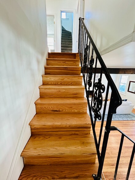 Building Photo - 1510 W 14th St