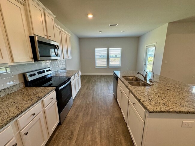 Building Photo - 145 Sandyshore Ct