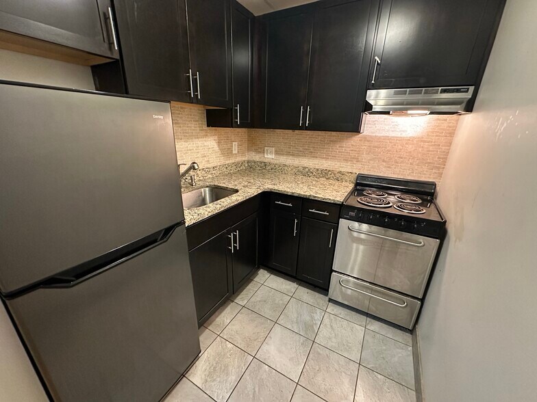 Primary Photo - 78 Essex St