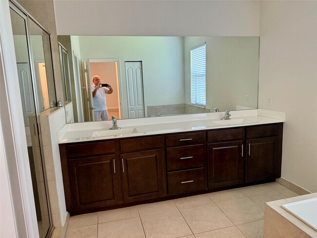 Building Photo - 4386 Buena Tara Dr